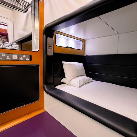 Yotelair London Gatwick Airport هورلي المظهر الخارجي الصورة