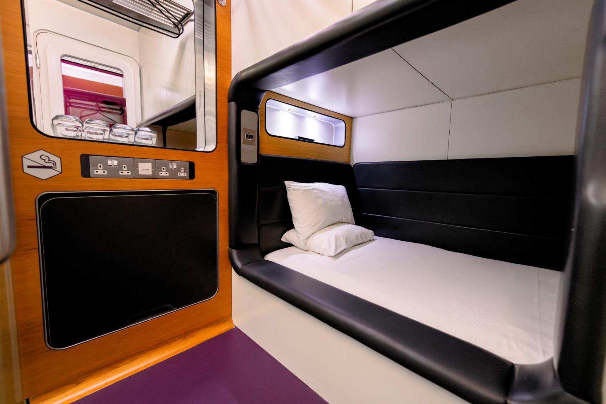 Yotelair London Gatwick Airport هورلي المظهر الخارجي الصورة