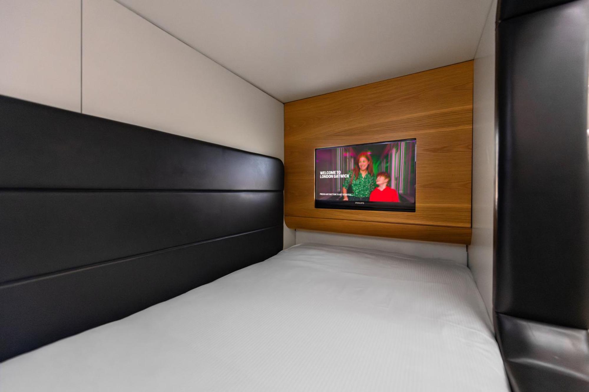Yotelair London Gatwick Airport هورلي المظهر الخارجي الصورة